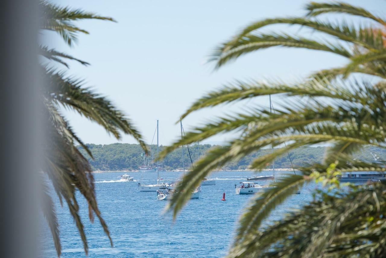 Yacht Harbor Apartment Hvar Town Exterior photo